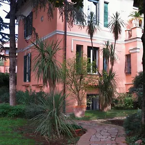 Villino Corbelli 3*, Roma Italia